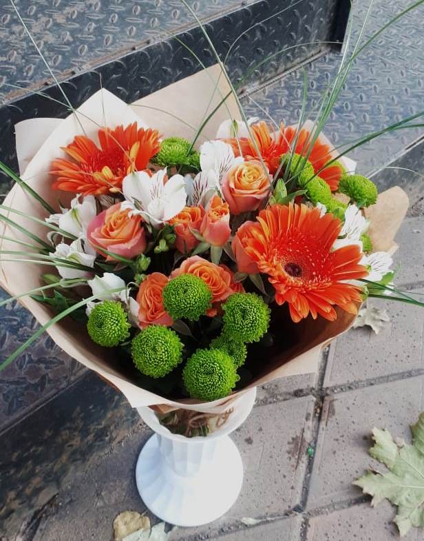 Букет цветов из: Герберы, Хризантемы, Альстромерии и Розы в Октябрьский Иркутской области