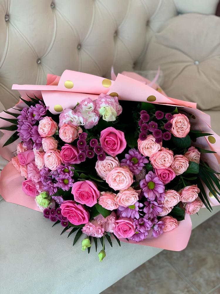 Букет цветов из: Хризантемы, Розы и Лизиантусы в Октябрьский Иркутской области