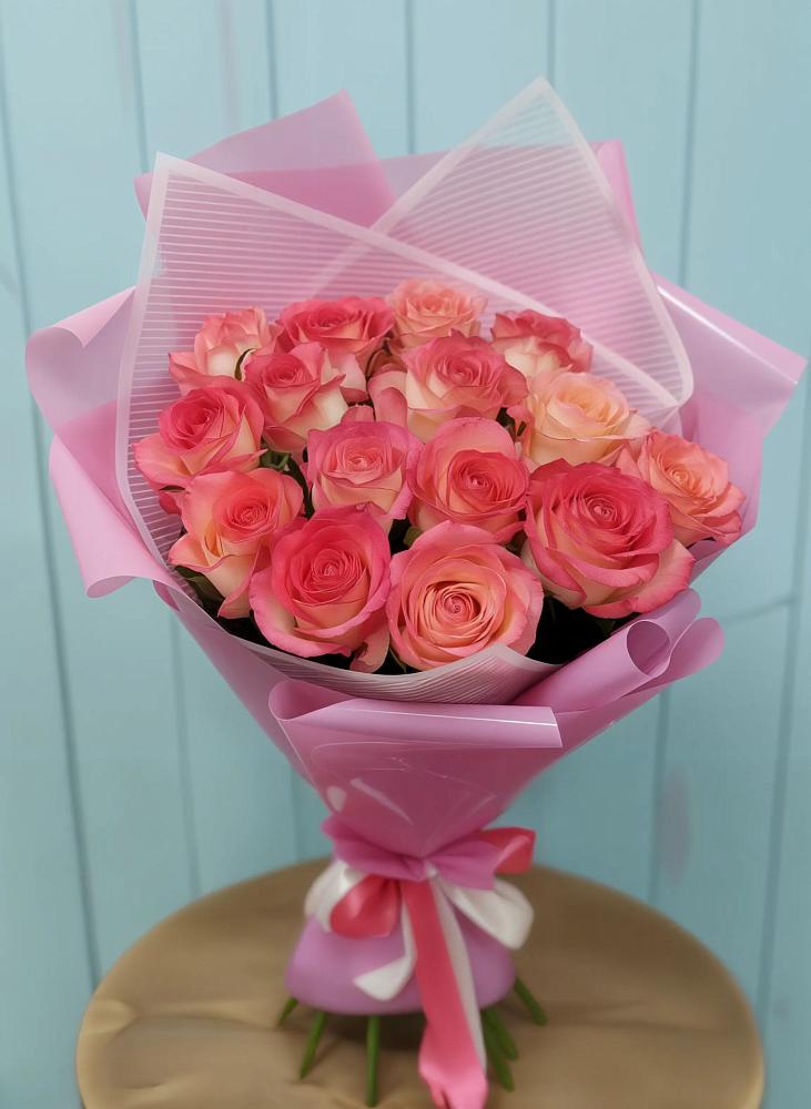 Букет 15 Розовых роз Равель в Октябрьский Иркутской области