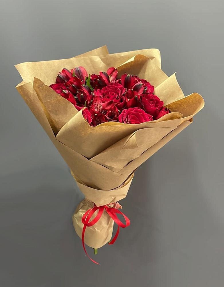 Букет цветов из: Альстромерии и Розы в Октябрьский Иркутской области