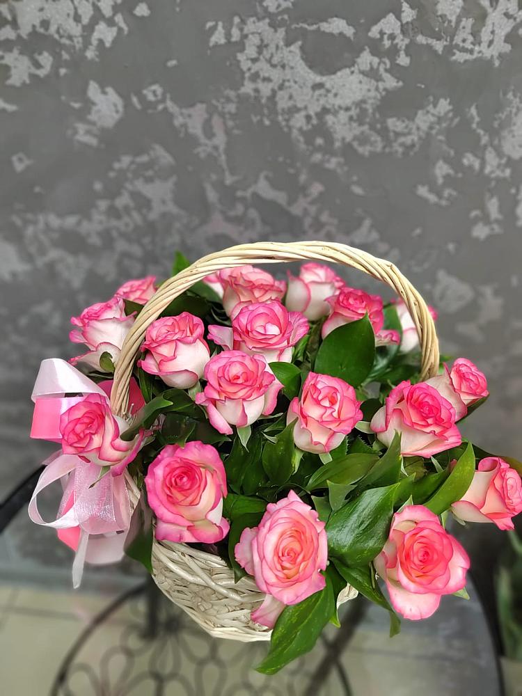 Цветочная композиция из Розы в корзине в Октябрьский Иркутской области