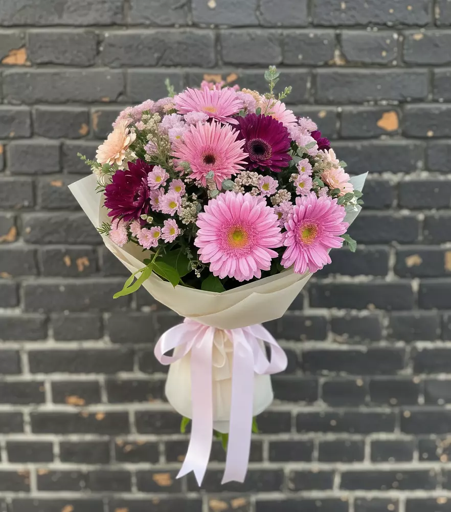 Букет цветов из: Герберы и Хризантемы в Октябрьский Иркутской области