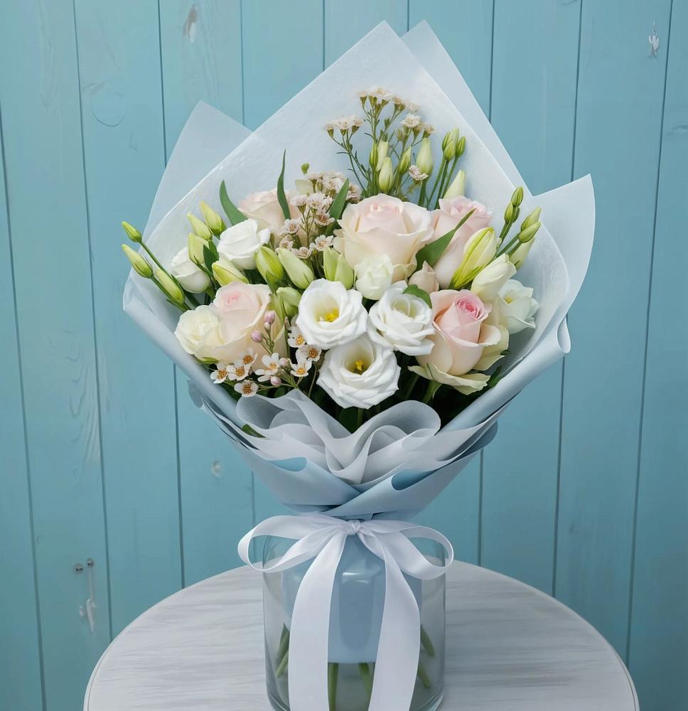 Букет цветов из: Розы и Лизиантусы в Октябрьский Иркутской области