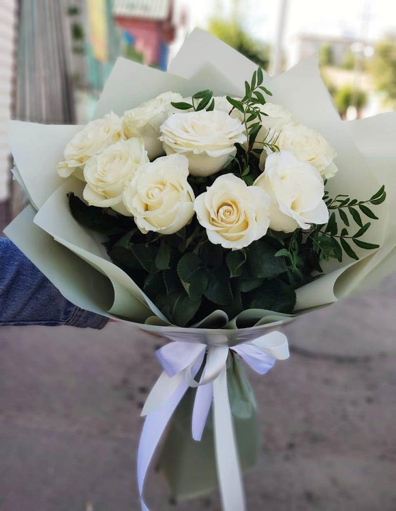 Букет Белые розы Проуд в Октябрьский Иркутской области