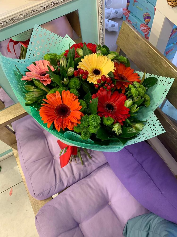 Букет цветов из: Герберы, Хризантемы и Альстромерии в Октябрьский Иркутской области