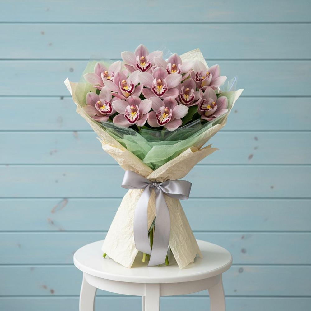 Букет цветов из: Орхидеи и Розы в Октябрьский Иркутской области