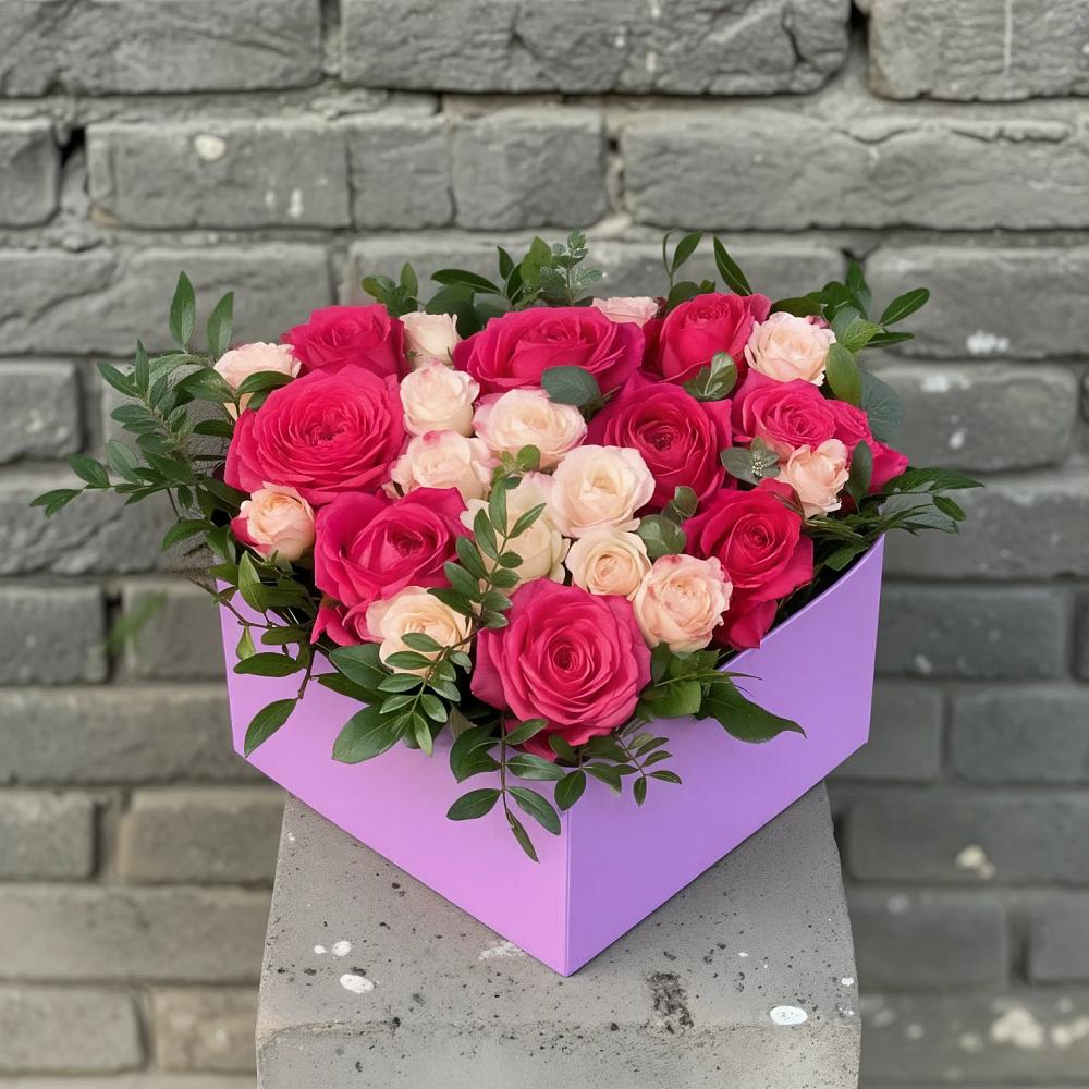 Цветочная композиция из Розы в коробке в Октябрьский Иркутской области