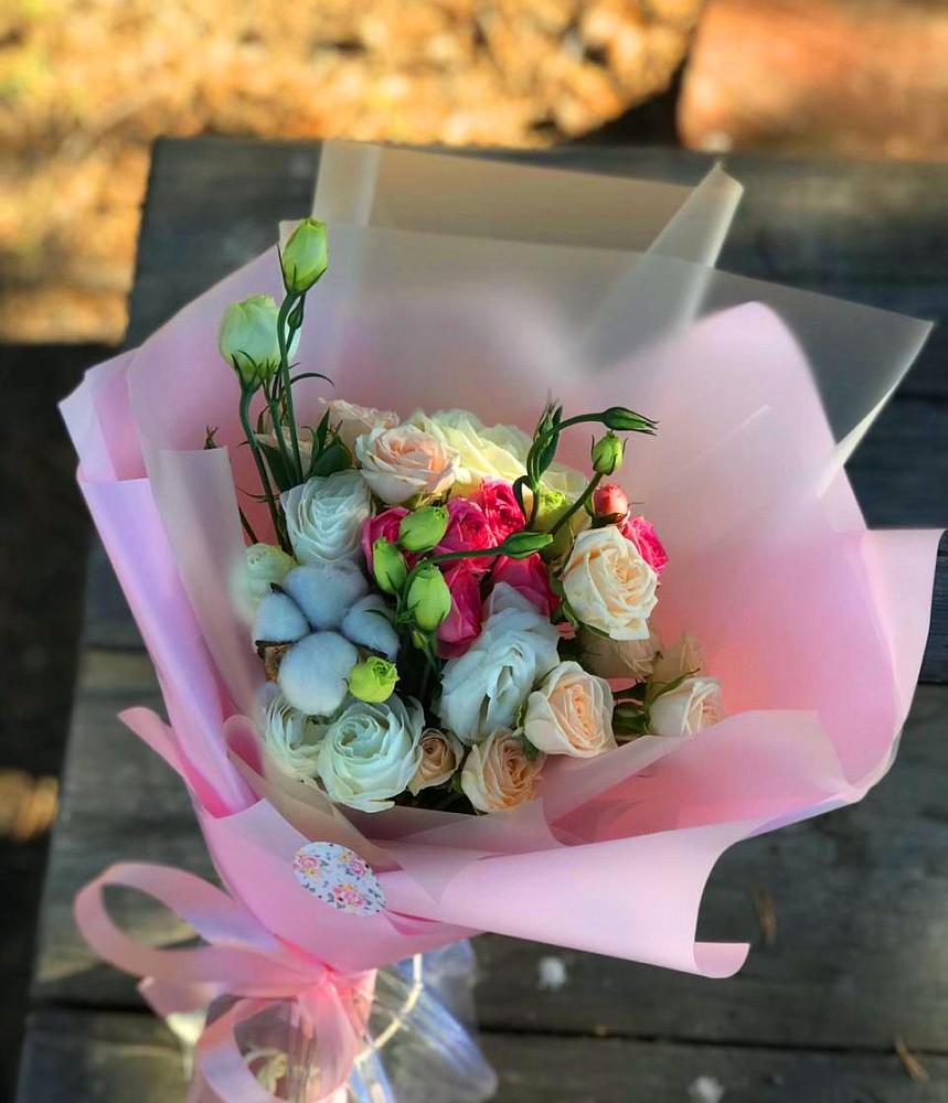 Букет цветов из: Розы и Лизиантусы в Октябрьский Иркутской области