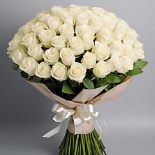 Букет 101 беля роза Белоснежка в Октябрьский Иркутской области
