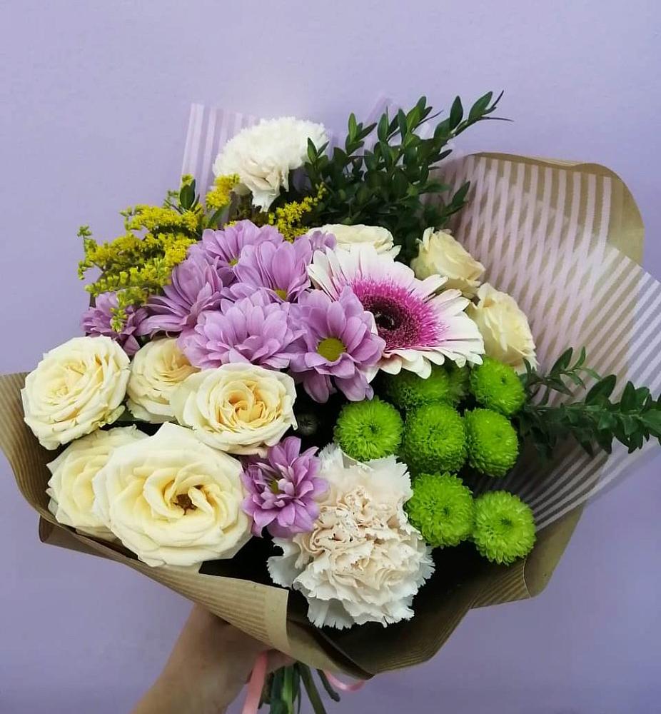 Букет цветов из: Хризантемы, Розы, Гвоздики и Герберы в Октябрьский Иркутской области