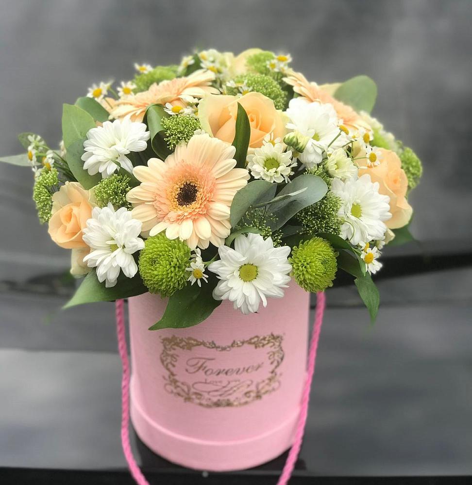 Цветочная композиция из Розы, Герберы и Хризантемы в шляпной коробке в Октябрьский Иркутской области